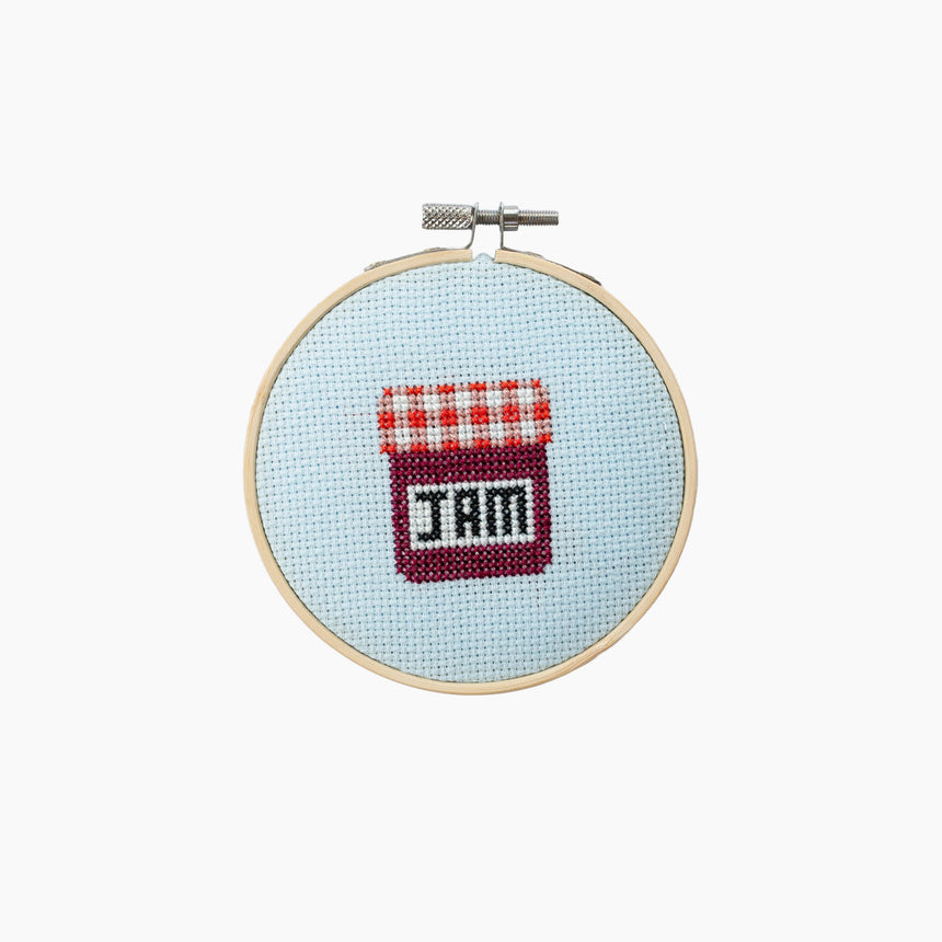 Cotton Clara - Mini embroidery kit "Jam"