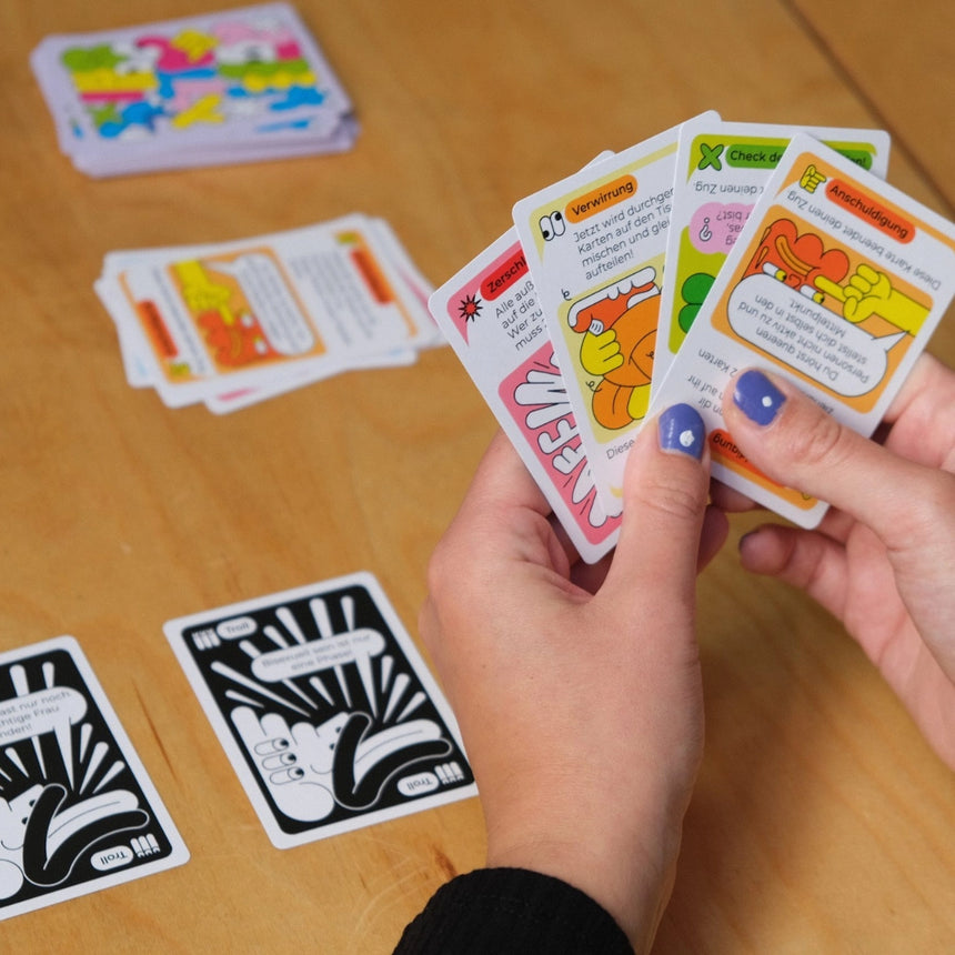Game Heads - Card Game "Queer Allyship"